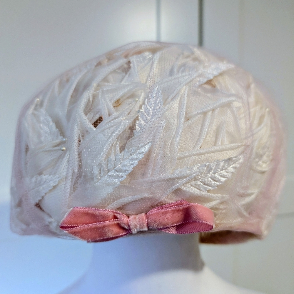 Vintage 1950's Mesh Feather-Look Bubblegum Pink Fascinator Wedding Hat